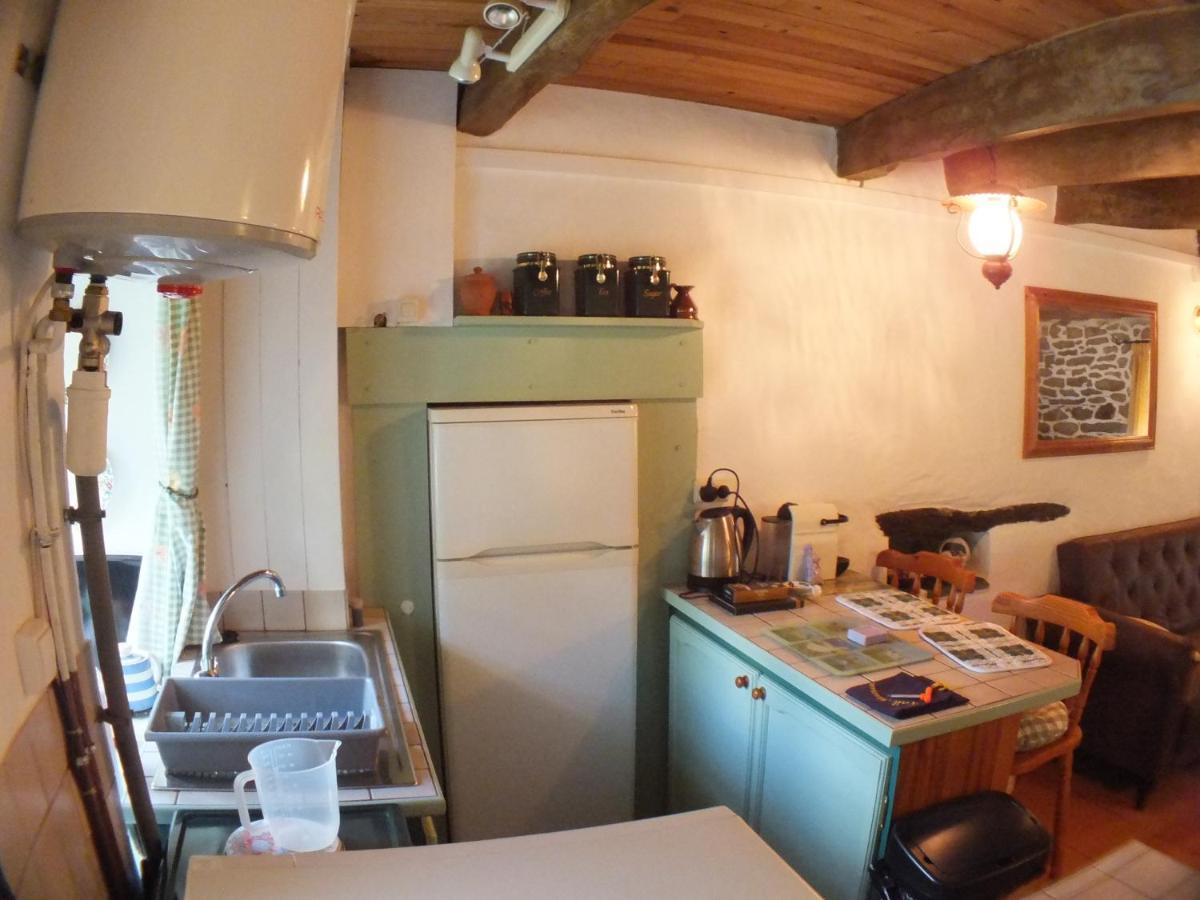 La Maison De Poupee Berrien Экстерьер фото